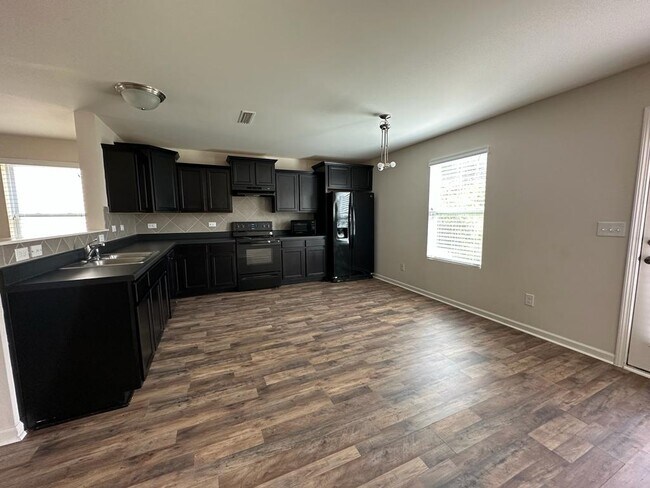Building Photo - 9425 Hanberry Blvd