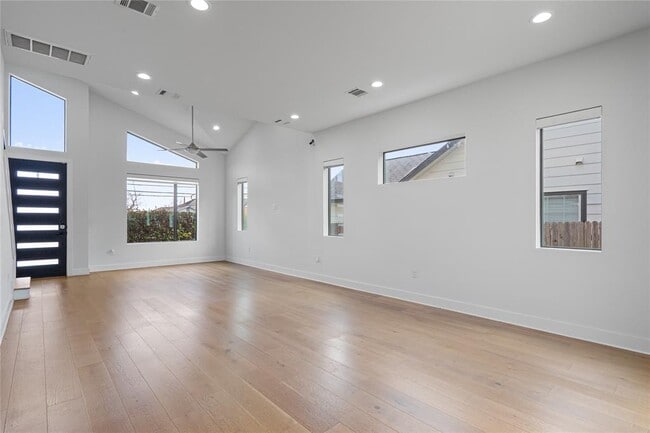 Building Photo - 409 Delmar Ave