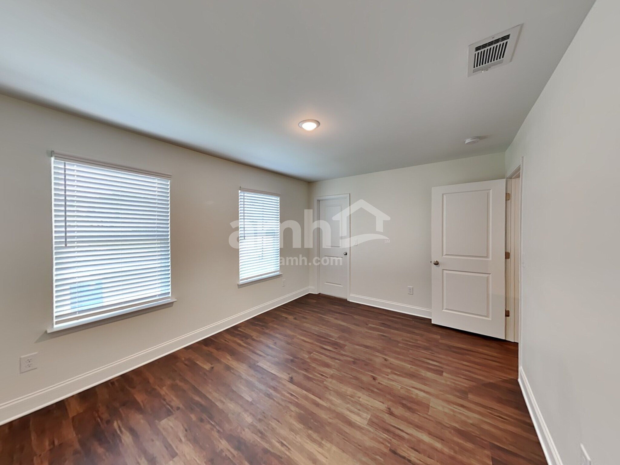 Building Photo - 4010 Chivalry Dr