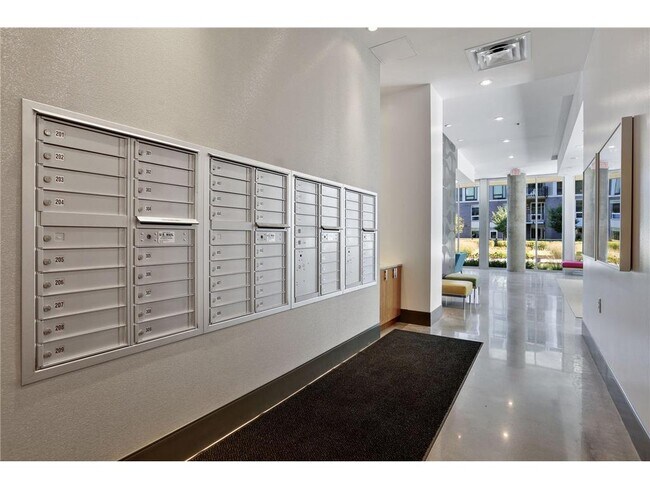 Building Photo - 901 S 2nd St