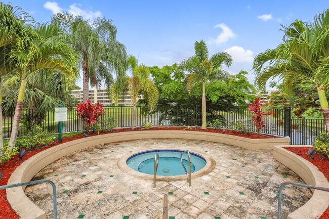 Building Photo - 1825 Palm Cove Blvd