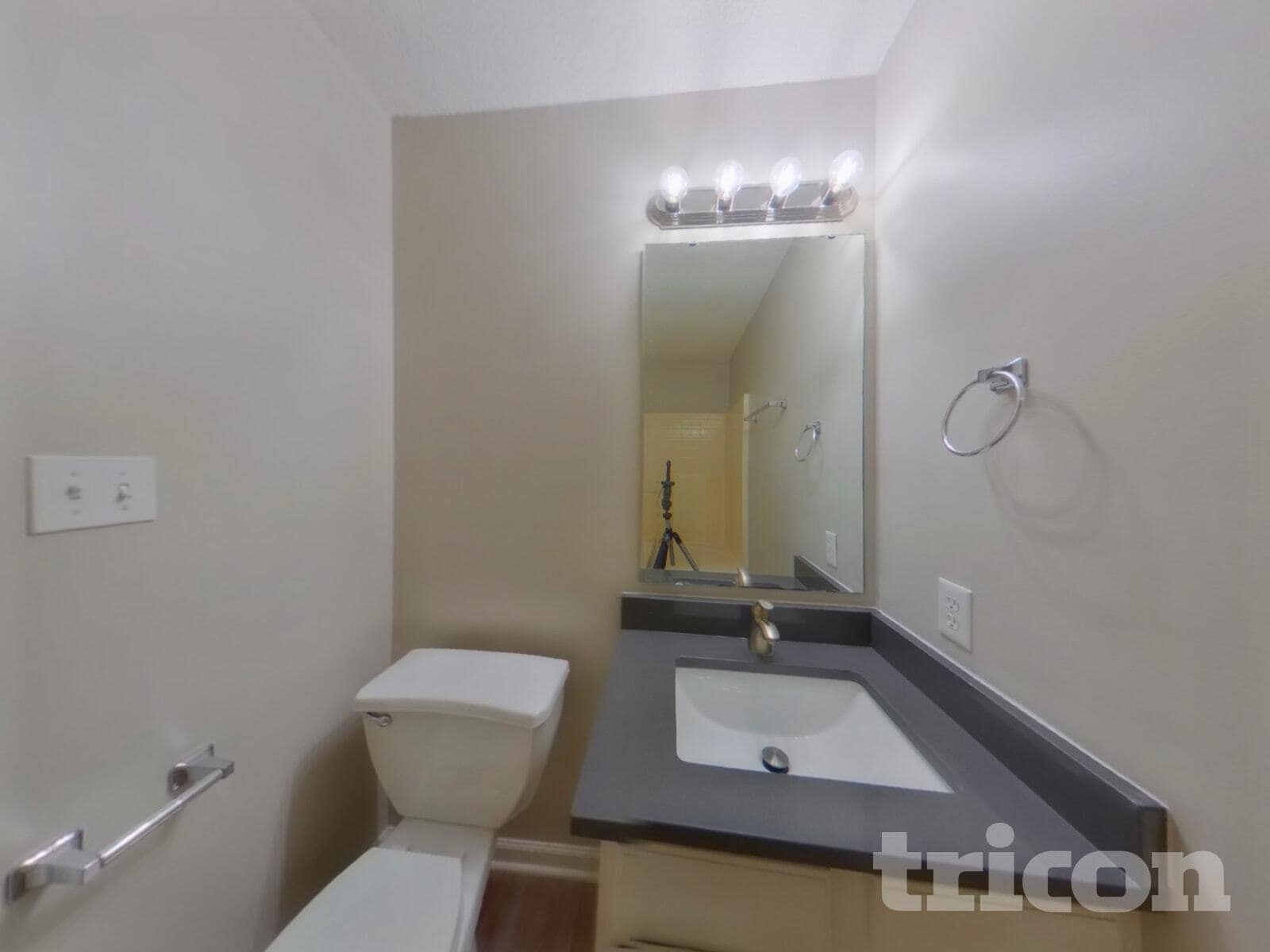 Building Photo - 2736 Daffodil Dr