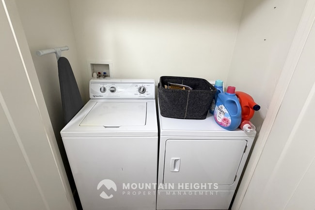 Building Photo - 4198 W High Gallery Ct