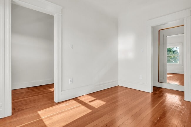 Building Photo - 2633 S Halldale Ave