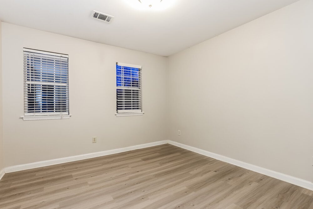 Building Photo - 403 Streamview Ln