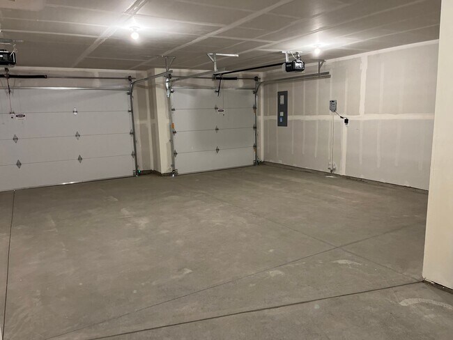 Building Photo - Never Lived in Brand New 4 bedroom 2 bathroom Home in Middleton.