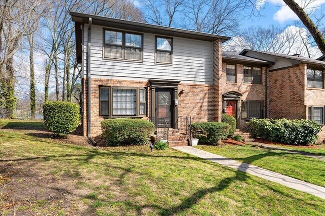 Building Photo - 541 N White St