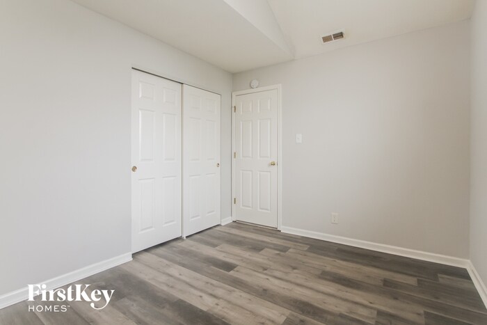 Building Photo - 3639 Homestead Cir E