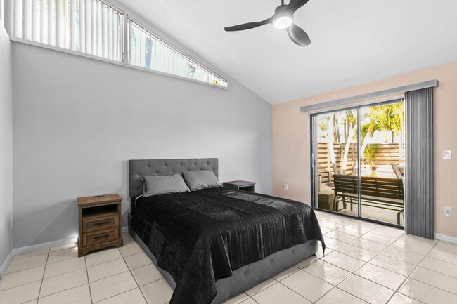 Building Photo - 1801 S US Hwy 1