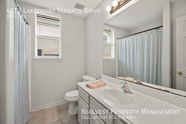 Building Photo - 4812 Lakefront Terrace Dr