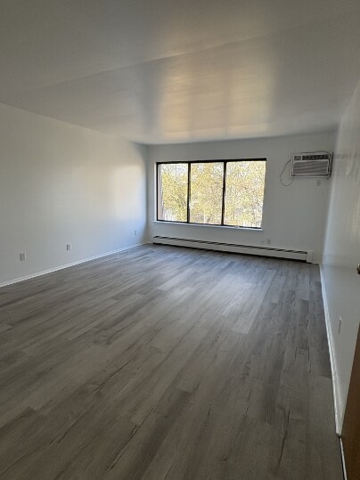 Building Photo - 695 Capital Ave NE