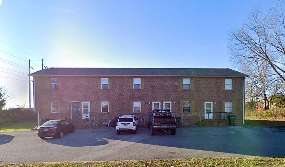 Primary Photo - 540 W Stevens St