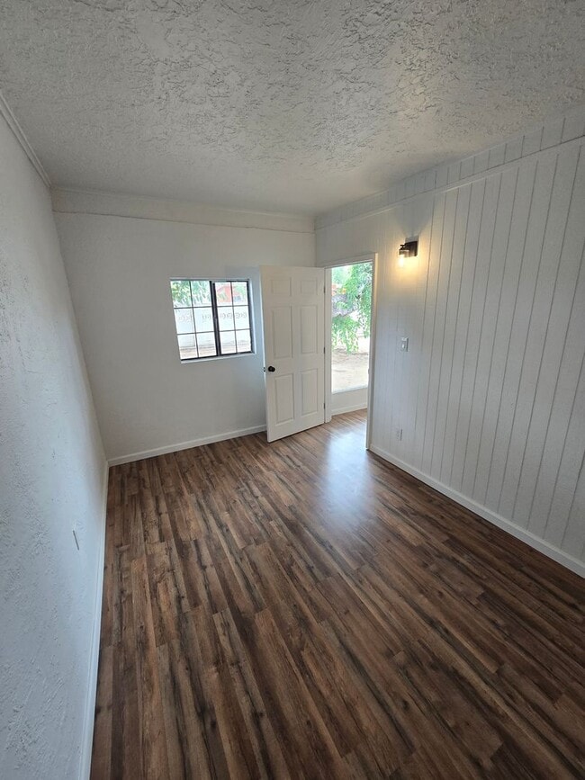 Building Photo - 2115 Perry Rd SW