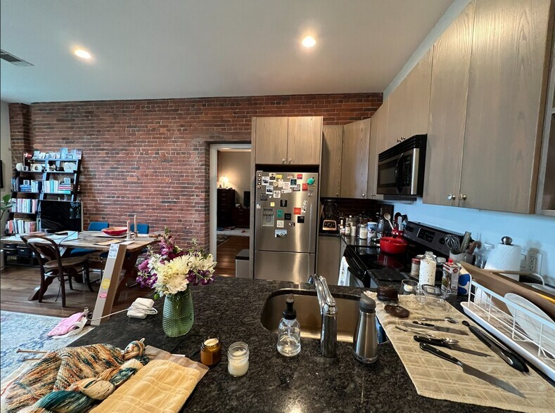 Building Photo - 460 Harrison Ave