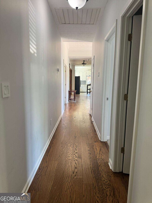 Building Photo - 1230 St Ives Ct