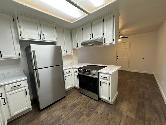 Building Photo - 3494 Magnums Way