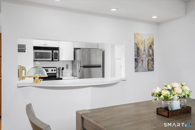 Building Photo - 127 Greyrock Pl