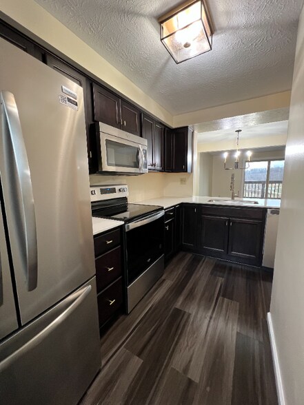 Building Photo - 378 Scott Ln