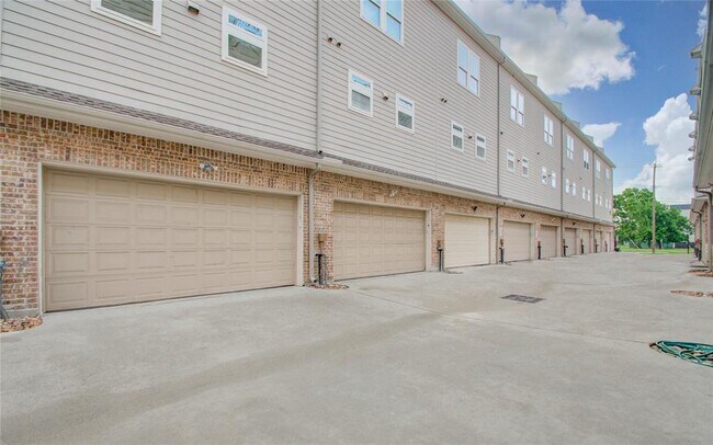 Building Photo - 2020 McGowen St