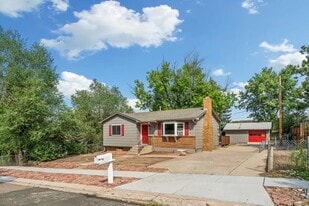 Building Photo - 408 Maplewood Dr