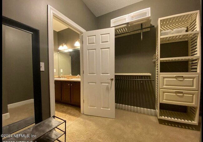 Building Photo - 9823 Tapestry Park Circle