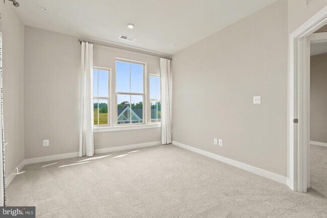 Building Photo - 24274 Thurso Sq