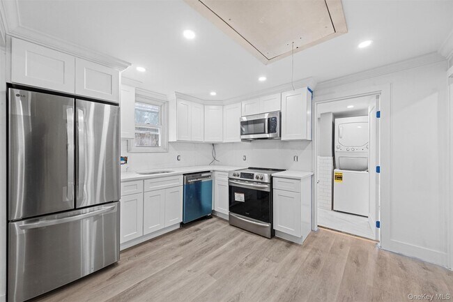 Building Photo - 3538 James St