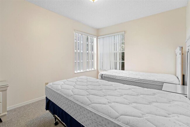 Building Photo - 2051 Royal Bay Blvd