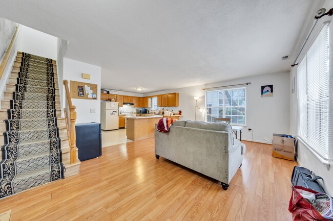 Building Photo - 854 Patrick Henry Dr