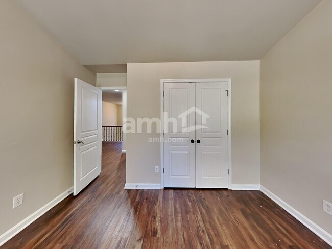 Building Photo - 748 York View Dr