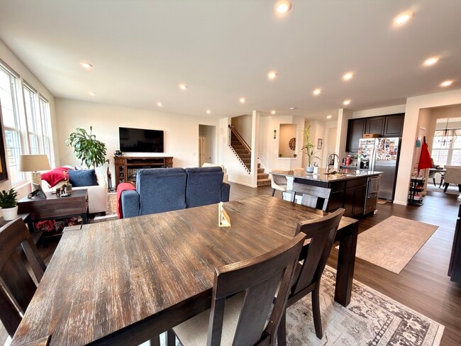 Building Photo - 12460 S Compass Ave