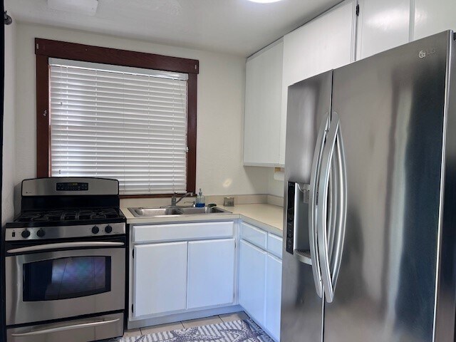 Kitchen - 2741 N White Ave