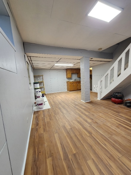 Building Photo - 376 De Wolf Pl