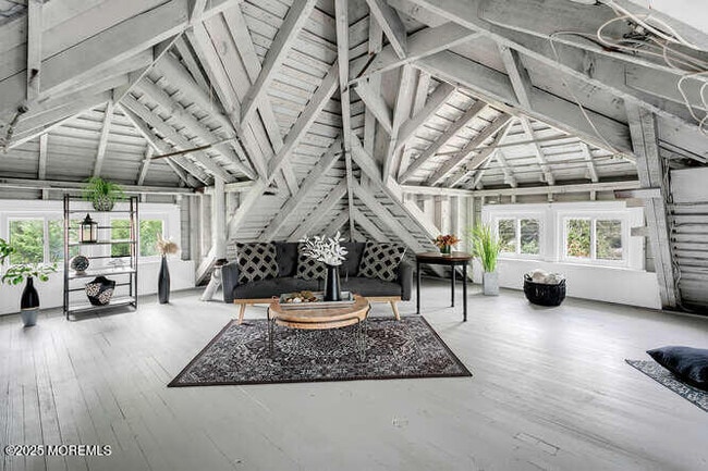 Building Photo - 137 E Bergen Pl