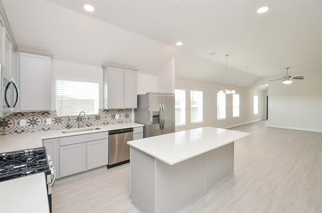 Building Photo - 7402 Sunlit Hbr Dr