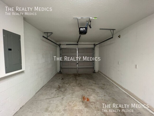 Building Photo - 22 Locust Loop Dr