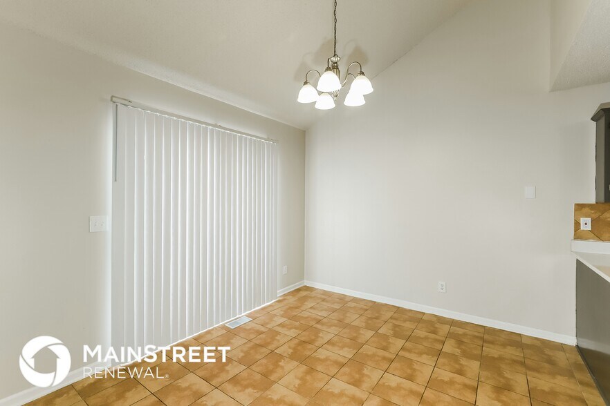 Building Photo - 13704 Bennington Ave