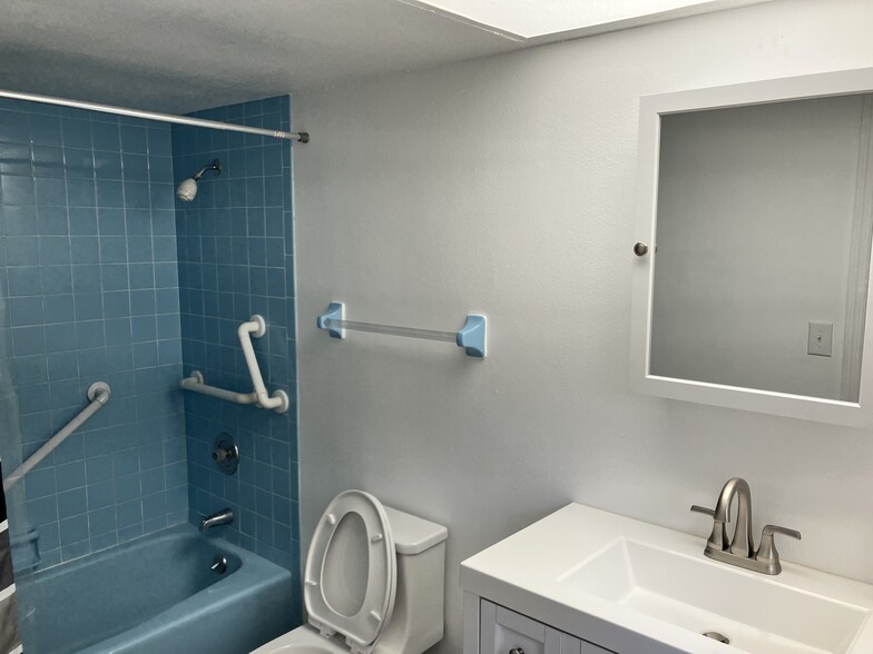 Building Photo - 20325 Ladner Ave