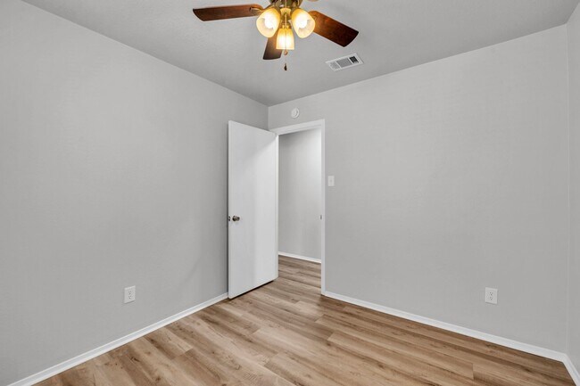 Building Photo - Available NOW!!!! Beautiful 1 story, 4 bed...