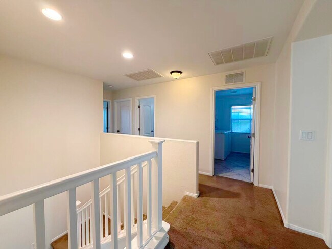 Building Photo - 7473 Glorious Sun Dr