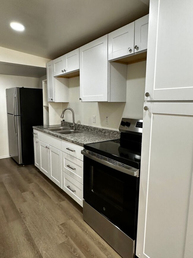 Building Photo - Beautiful Remodeled Studio With Private Backyard In Coolidge!