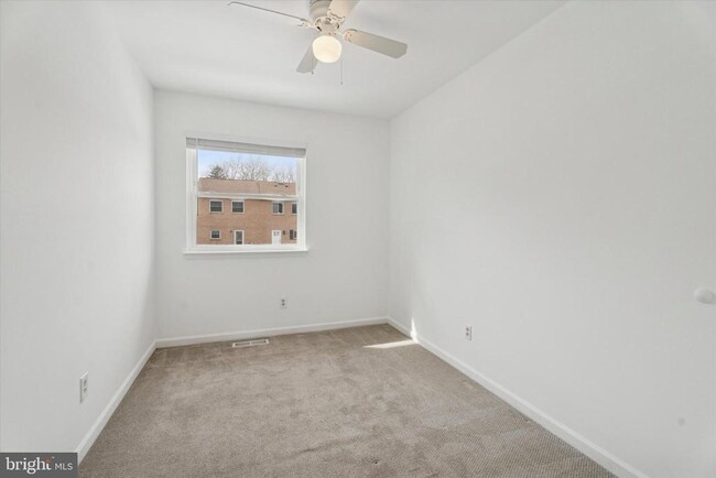 Building Photo - 70 Rickmar Ln