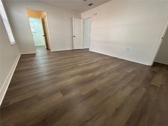 Building Photo - 112 Cluster Oaks Ct