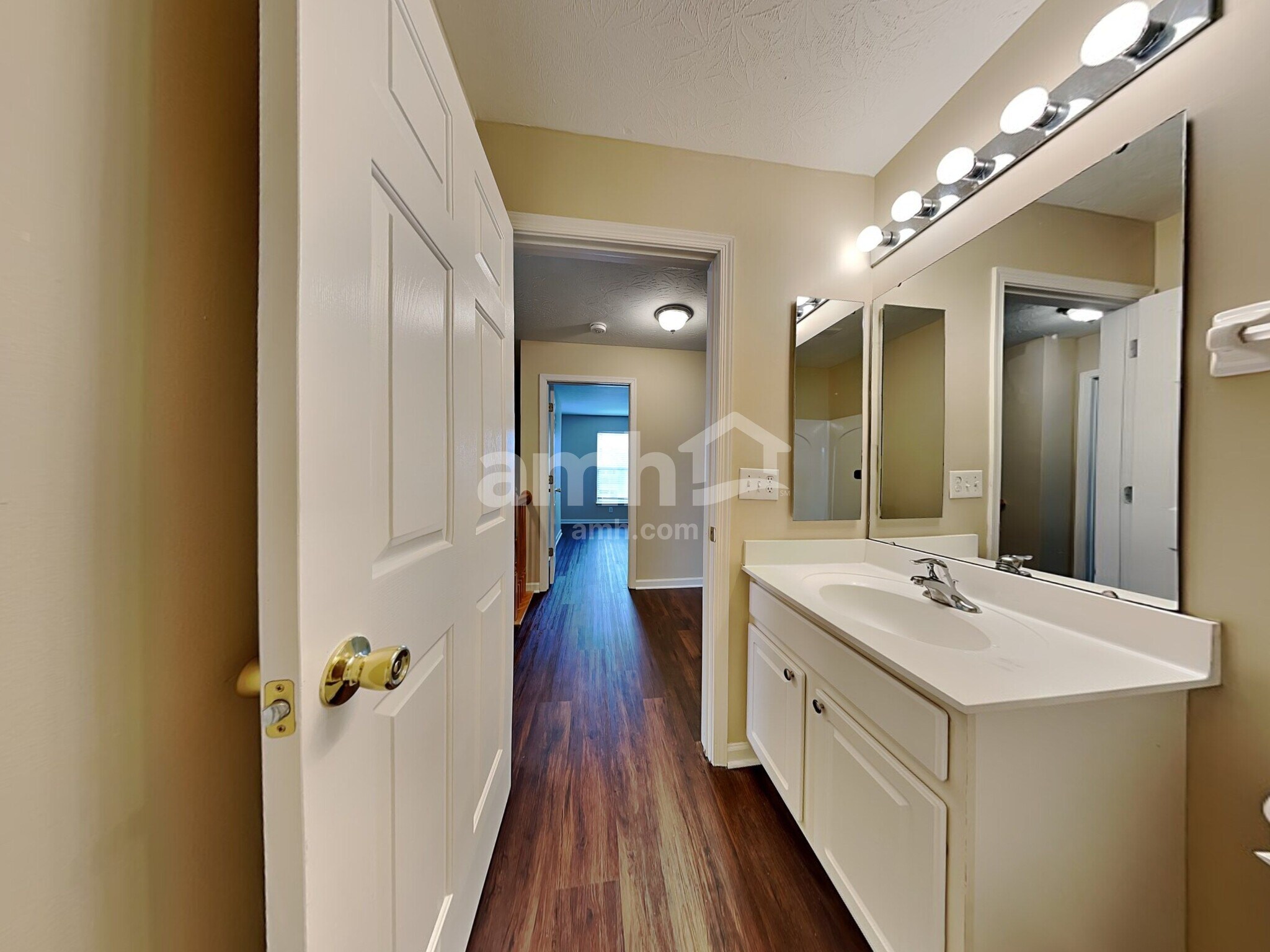 Building Photo - 182 Coyote Dr