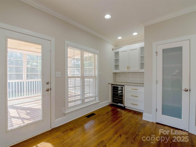 Building Photo - 1200 Mendenhall Ct