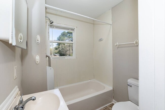 Building Photo - Corner Lot Two Bedroom Home