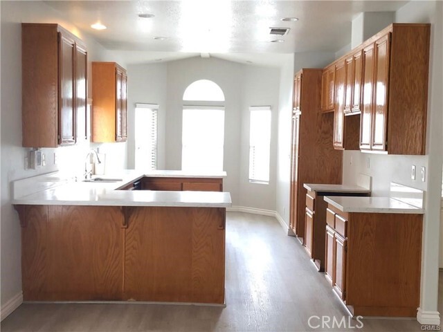 Building Photo - 15974 Sunburst Dr