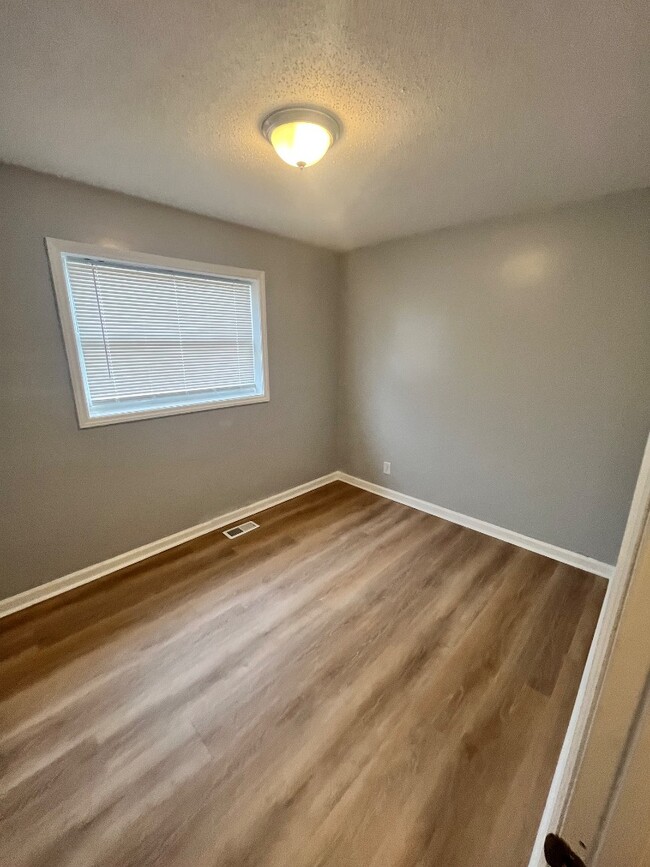 Building Photo - 2601 Dundeen St