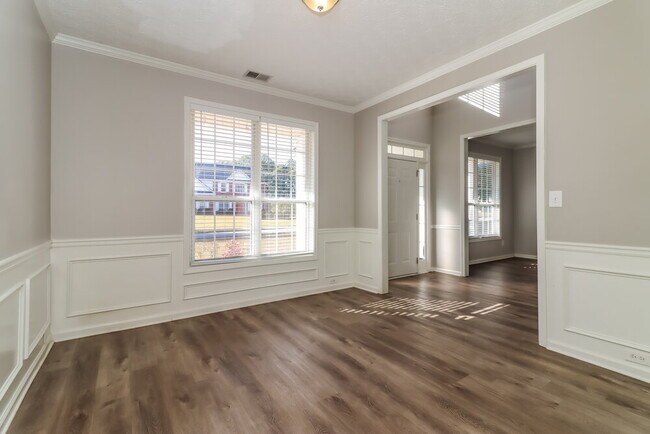 Building Photo - 2338 Greenside Dr