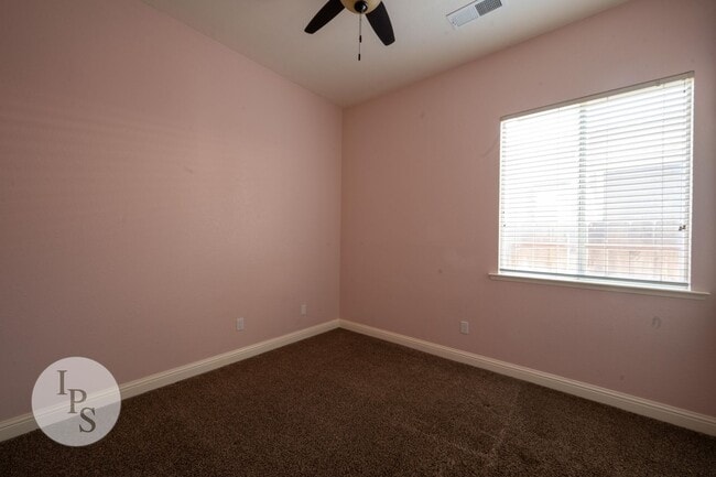 Building Photo - Charming 4BR/2BA Home in the Heart of Clovis Unified!